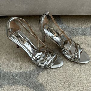 Badgley Mischka silver strappy sandals size 8